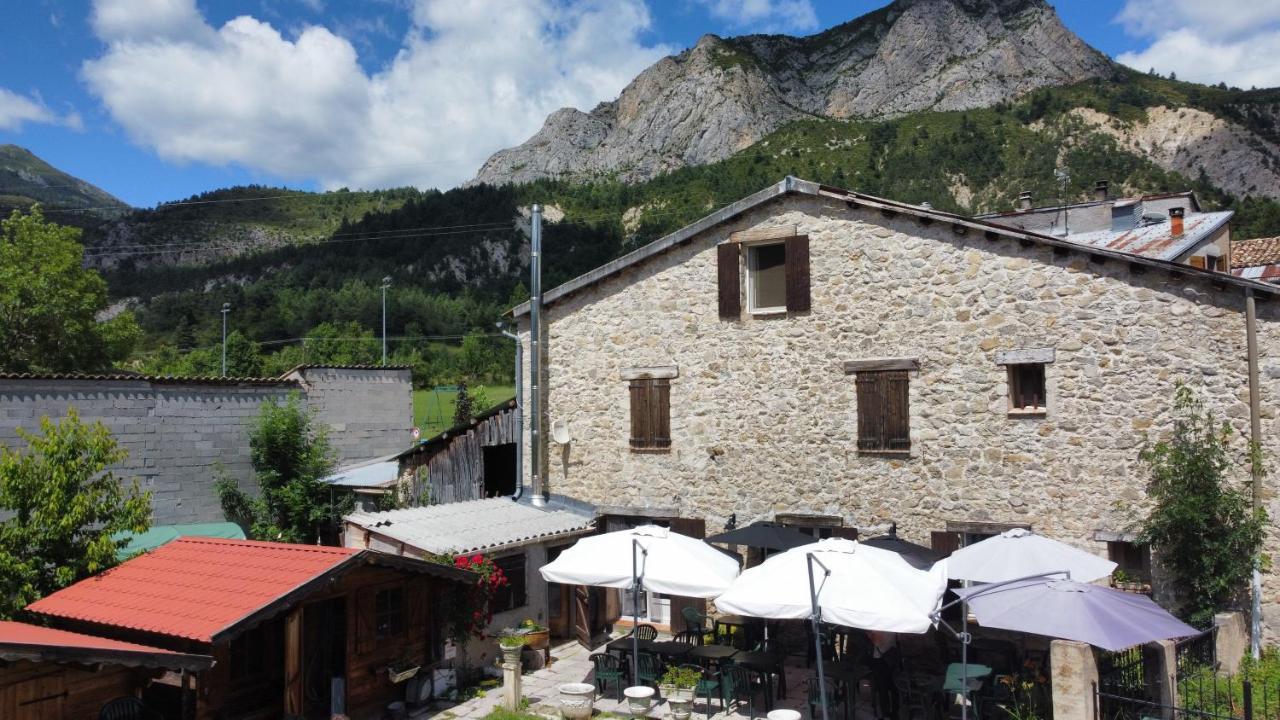 Auberge Lou Jas Soleilhas Exterior photo