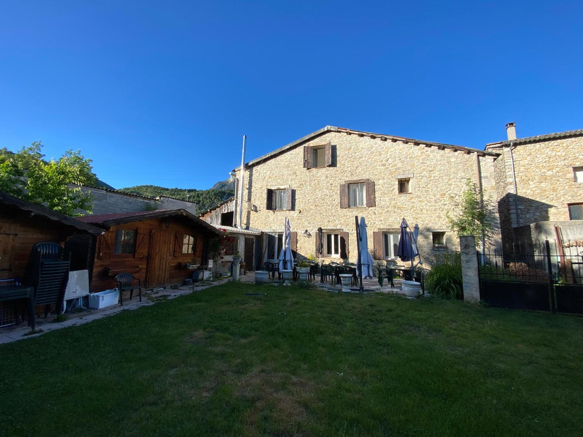 Auberge Lou Jas Soleilhas Exterior photo
